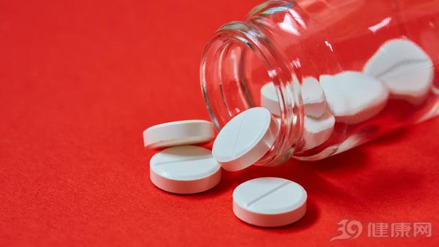 鱼刺卡喉，怎么做最安全？这3个偏方，是万不能用的