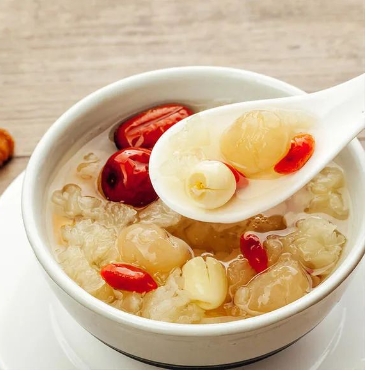 银耳汤隔夜可以喝吗有毒吗？喝不完怎么保存呢？