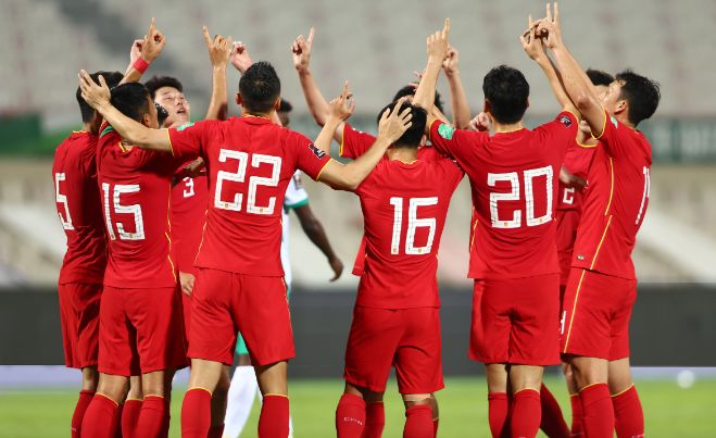 媒体五问国足：为何足球一直很弱？期待雄起
