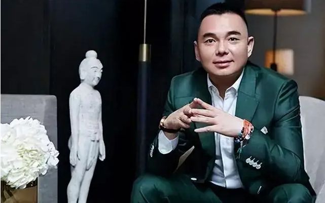 李厚霖有多少资产，直播带货还债