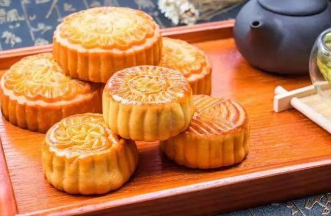 月饼遇寒流：500元以上月饼退出市场 今年卖不动了