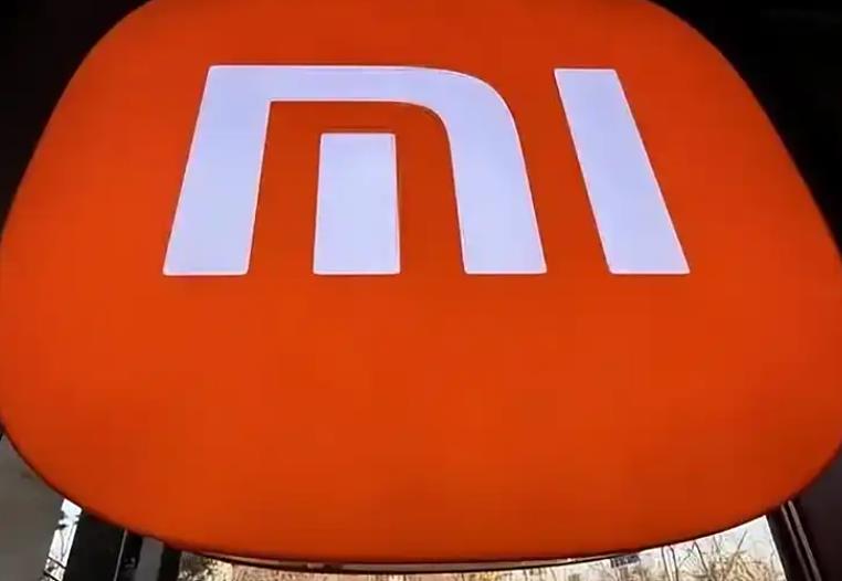 小米三折叠屏手机专利曝光 水平放置了3个摄像头
