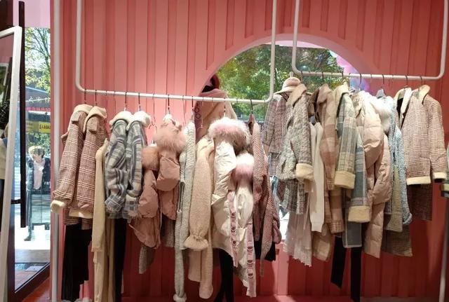 服装店开业活动怎么做?这些方法吸引顾客最有效