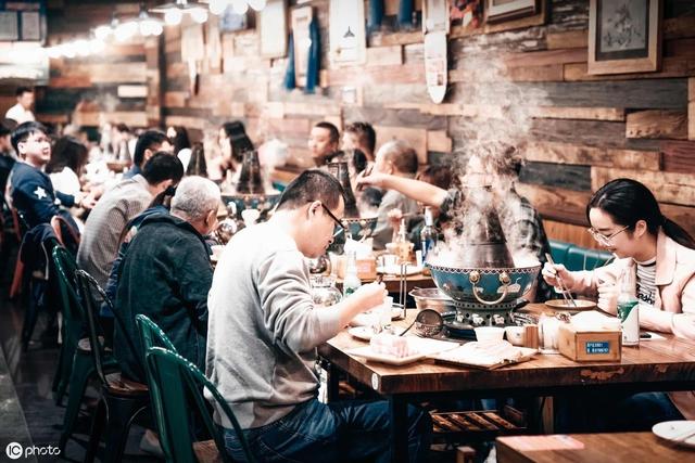 餐饮店的朋友圈就是“线上门脸”,这样发圈,才会生意火爆