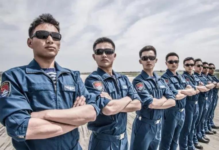 近视手术后可参加海军飞行学员选拔：重磅利好！