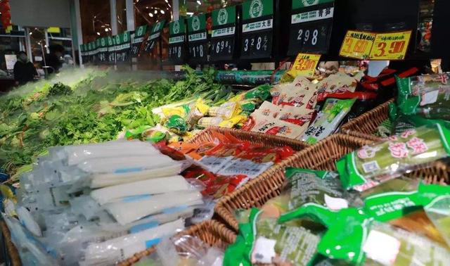 频频倒闭的店面，他低价接手后换了生意模式，一年净赚18万