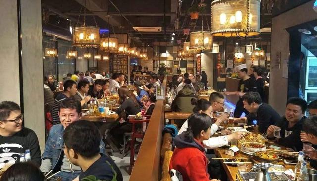 从入不敷出到一月净赚3万，小小烧烤店靠这三步，完美逆袭！
