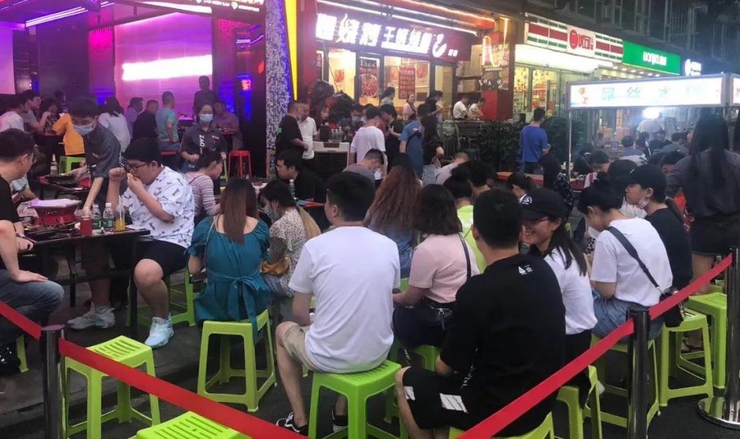 烧烤店推出20元买101瓶的“低价啤酒”,引爆客流,日赚三万以上