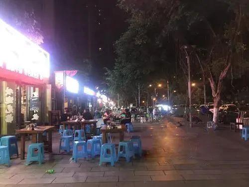 城管喊你去摆摊!10万人就业,重庆将打造“夜摊经济”新名片