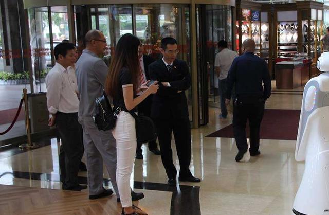 酒店免费住!顾客以为自己赚了,结果都要乖乖付钱,老板偷着乐