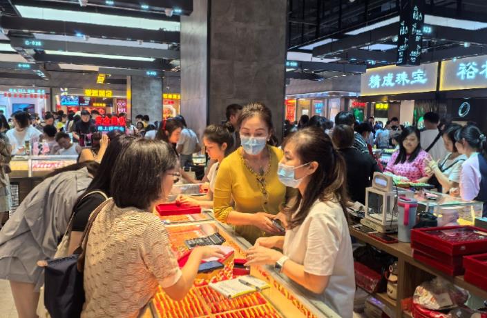 黄金回收,每克高了150元：深圳水贝成“淘金圣地”