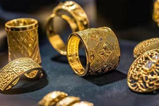 金饰价格持续大涨：老庙周大福携手迈入799元/克时代