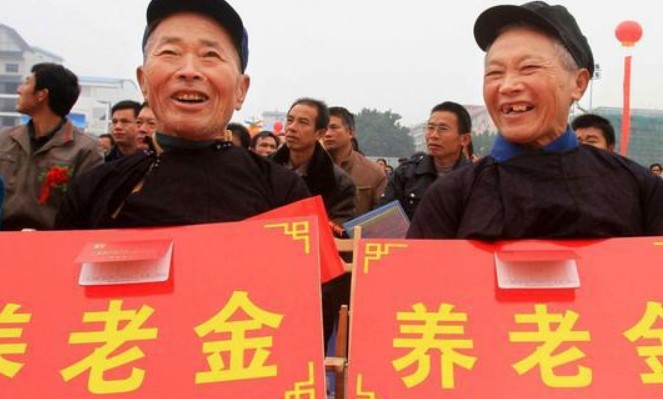 企业退休人员养老金提高到3162元，增强民众福祉