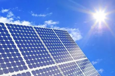 第一太阳能每股收益不及预期：未来展望下调引市场关注！
