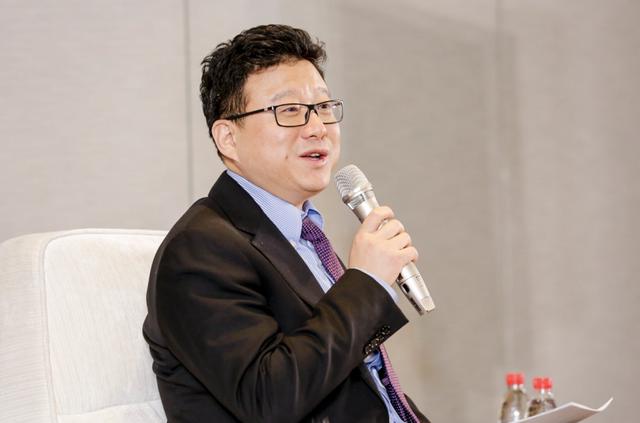 32岁成为中国首富,49岁拥有2000亿,他说金钱给我的幸福感不到5%