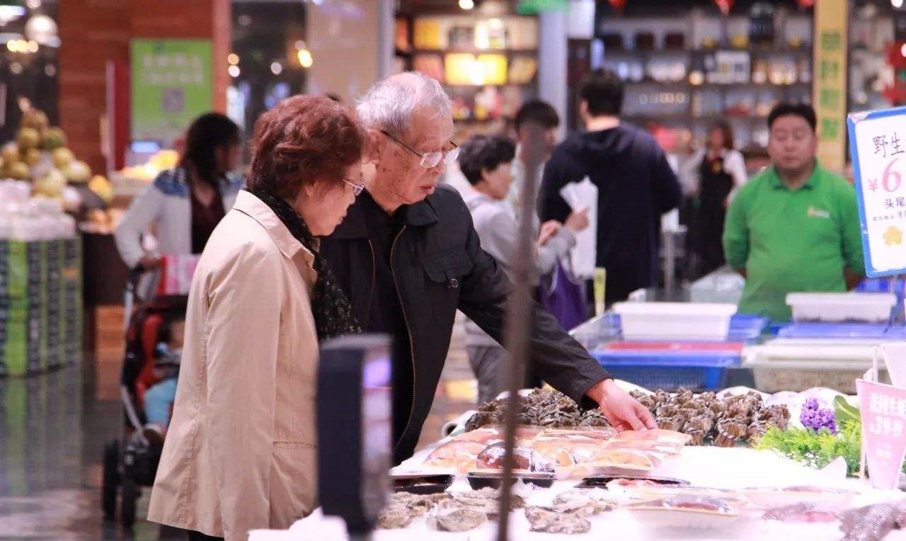 超市直接送顾客1000元超市卡,以为要赔光,结果老板偷赚了几十万