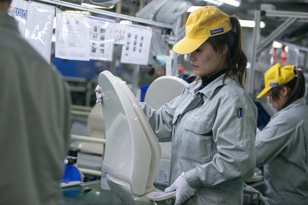 制造业“养人”比招人更难!年轻人宁愿去送快递、外卖,为什么?