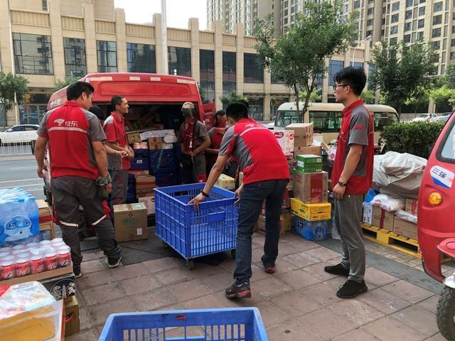 年轻人都去送外卖、送快递、跑网约车,中国制造业的未来怎么办?