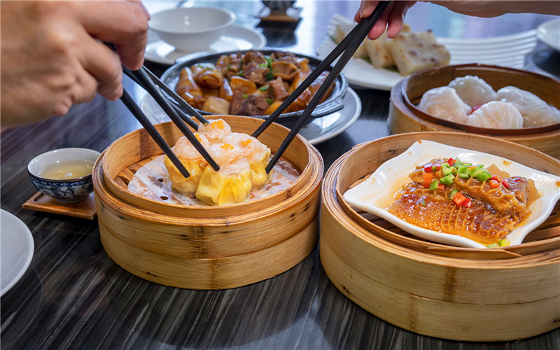三两万的本钱,现在做哪些小生意,可以维持一个家庭的生活开支?