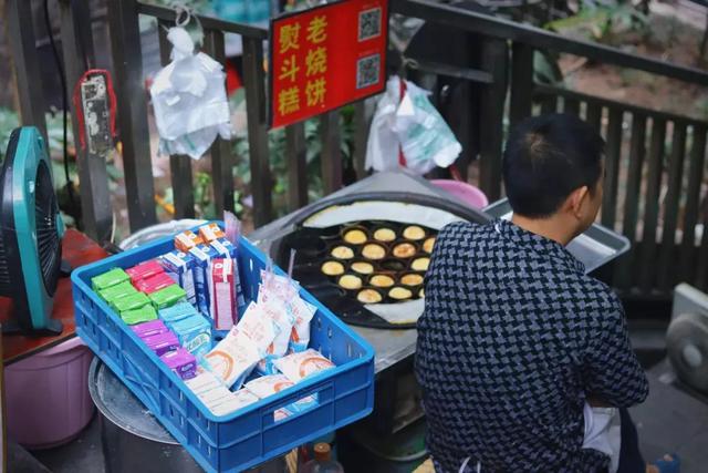 全员地摊时代来袭，重庆人摆摊卖什么最合适？