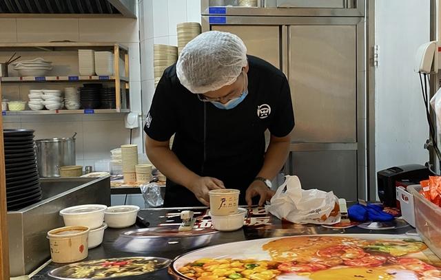 餐饮店不做堂食只做外卖,生意火爆,一个月净赚20万